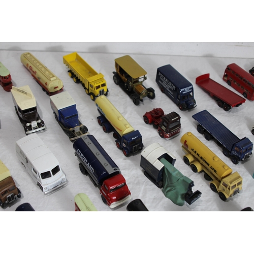 585 - LARGE QUANTITY OF DIE CAST CARS