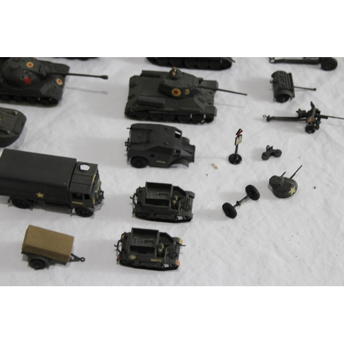 586 - QUANTITY OF MILITARY VEHICLE MODELS