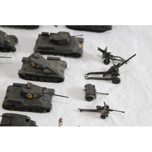 586 - QUANTITY OF MILITARY VEHICLE MODELS