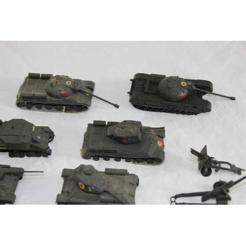 586 - QUANTITY OF MILITARY VEHICLE MODELS