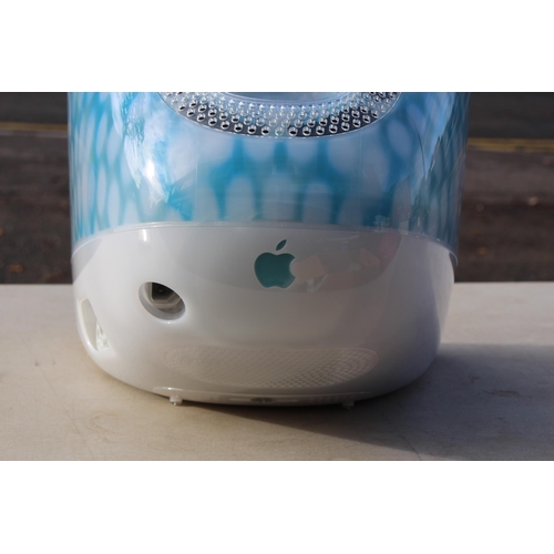 628 - APPLE IMAC COMPUTER