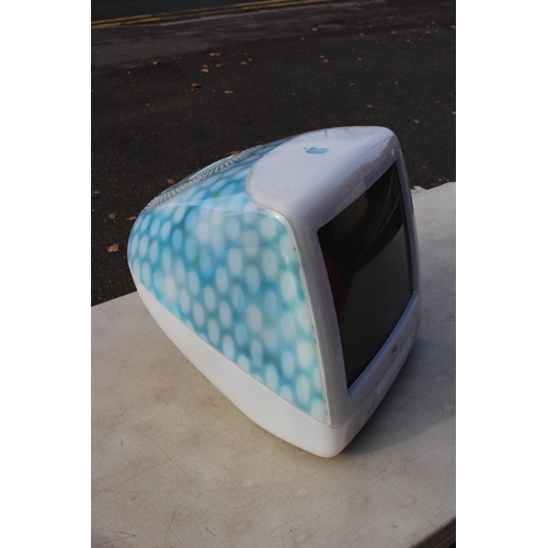 628 - APPLE IMAC COMPUTER