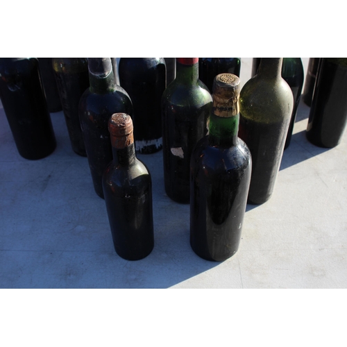 687 - QUANTITY OF VINTAGE RED WINE x17 - BLOWN