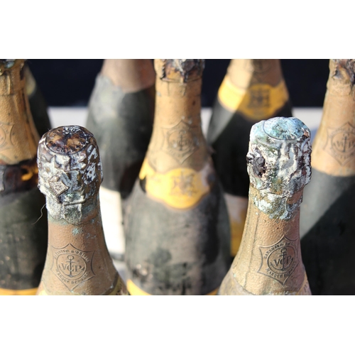 689 - QUANTITY OF VINTAGE CHAMPAGNE x9 - BLOWN