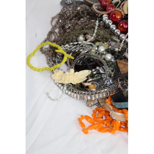 379 - QUANTITY OF COSTUME JEWELLERY