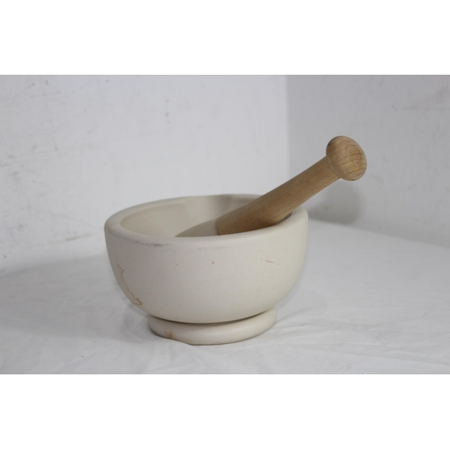 394 - PESTLE AND MORTAR (MQ)
19 X 10CM