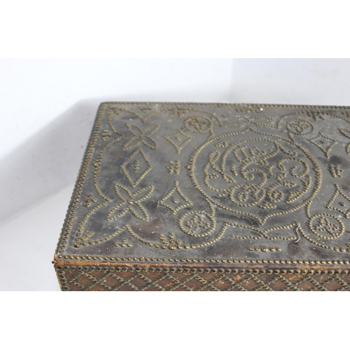 402 - ANTIQUE INLAYED JEWELLERY BOX (MQ)
50 X 30 X 18CM