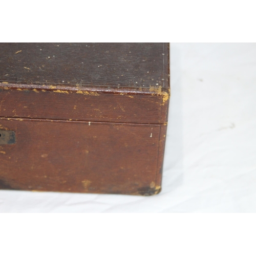 403 - 2 X ANTIQUE BOXES (MQ)
38 X 26 X 18CM