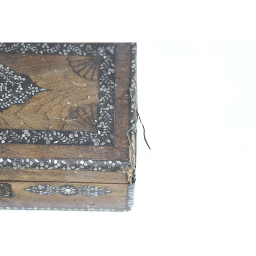 408 - VINTAGE ORNATE INLAID BOX AND CONTENTS - BOX A/F (MQ)
26 X 15 X 9CM