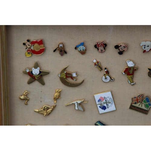 826 - LARGE QUANTITY OF VINTAGE AND MODERN PIN BADGES