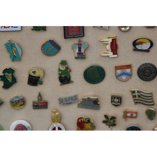 826 - LARGE QUANTITY OF VINTAGE AND MODERN PIN BADGES