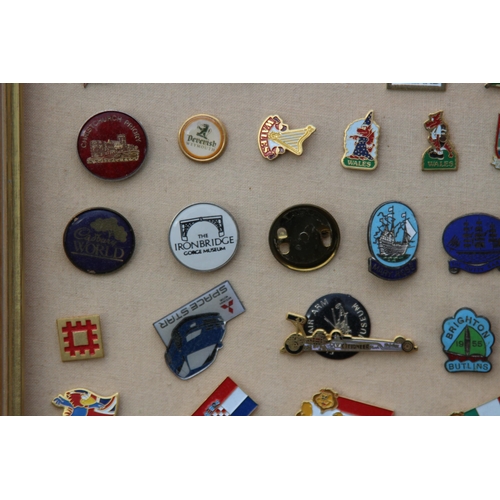 826 - LARGE QUANTITY OF VINTAGE AND MODERN PIN BADGES