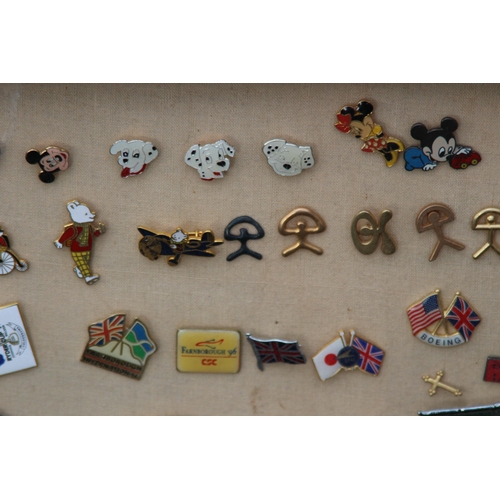 826 - LARGE QUANTITY OF VINTAGE AND MODERN PIN BADGES