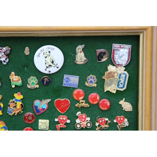 828 - LARGE QUANTITY OF VINTAGE AND MODERN PIN BADGES