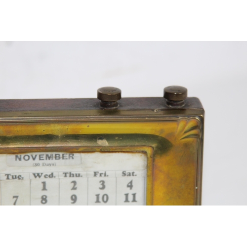 829 - VINTAGE PERPETUAL CALENDAR
21 X 15CM