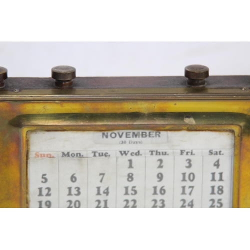 829 - VINTAGE PERPETUAL CALENDAR
21 X 15CM