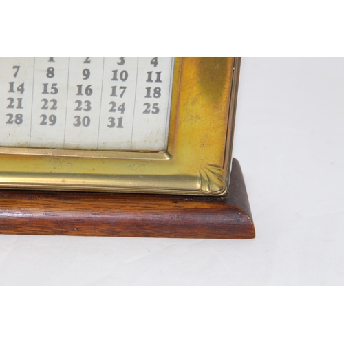 829 - VINTAGE PERPETUAL CALENDAR
21 X 15CM