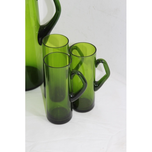 265 - VINTAGE GREEN LEMONADE JUG AND GLASSES