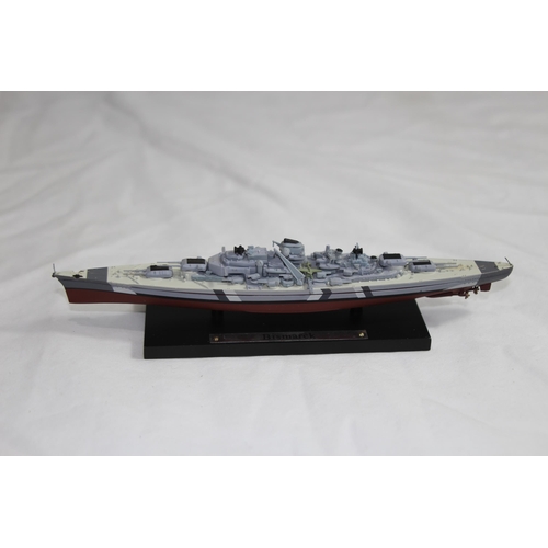 421 - QUANTITY OF MODEL SHIPS x5