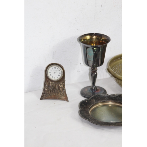 445 - LARGE QUANTITY OF METALWARE