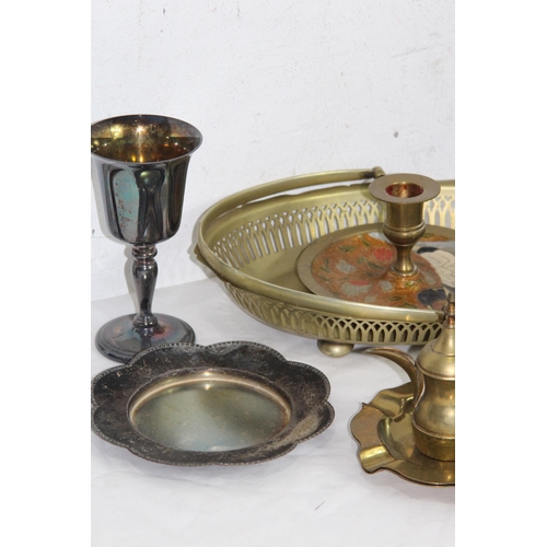 445 - LARGE QUANTITY OF METALWARE