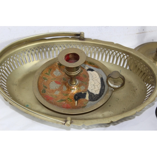 445 - LARGE QUANTITY OF METALWARE