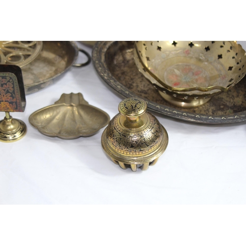 445 - LARGE QUANTITY OF METALWARE