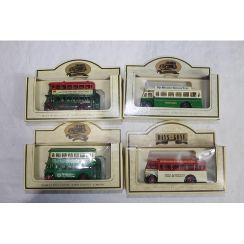 580 - LARGE QUANTITY OF VINTAGE BOXED MODEL VEHICLES ETC