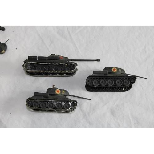 586 - QUANTITY OF MILITARY VEHICLE MODELS