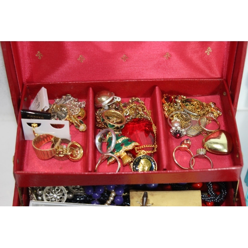 462 - LARGE QUANTITY OF COSTUME JEWELLERY ETC