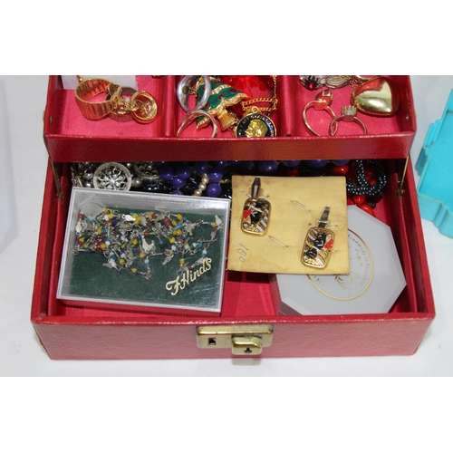 462 - LARGE QUANTITY OF COSTUME JEWELLERY ETC