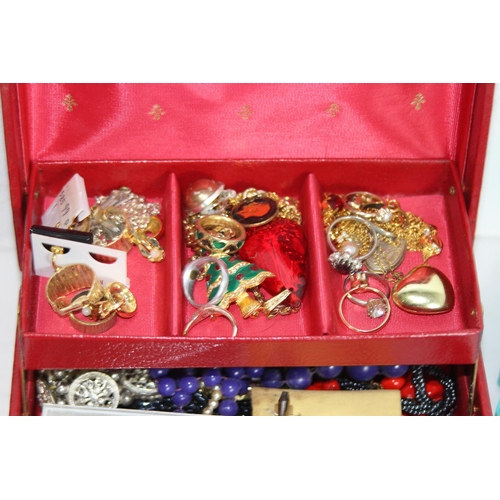 462 - LARGE QUANTITY OF COSTUME JEWELLERY ETC