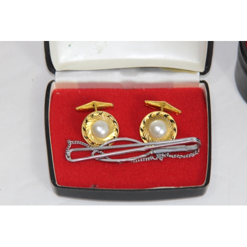 470 - QUANTITY OF BOXED CUFFLINKS ETC