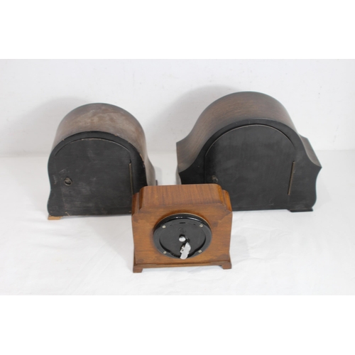 473 - 3 X VINTAGE MANTLE CLOCKS
29 X 24CM