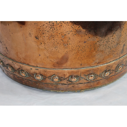 490 - LARGE VINTAGE COPPER POT
52 X 36CM