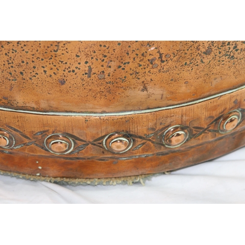 490 - LARGE VINTAGE COPPER POT
52 X 36CM