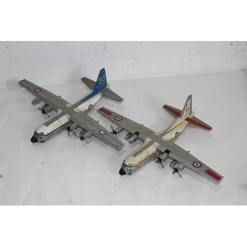 592 - QUANTITY OF CORGI AVIATION ARCHIVE MODELS PLANES AND HELICOPTERS