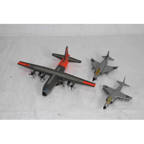 592 - QUANTITY OF CORGI AVIATION ARCHIVE MODELS PLANES AND HELICOPTERS