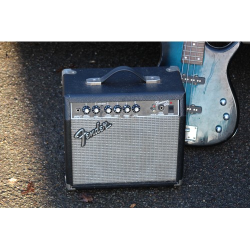 611 - BENSON BASS GUITAR AND AMP