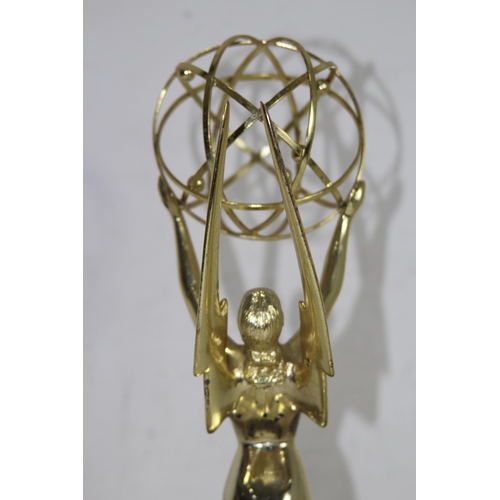 842 - VINTAGE 1972 - 1973 TOP TIER EMMY AWARD AWARDED TO SONY CORPORATION
39 X 20CM