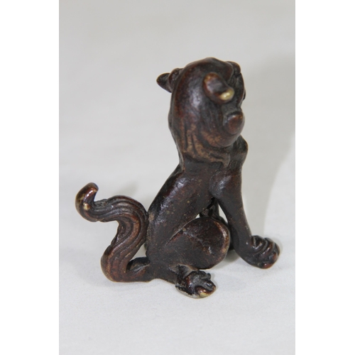 850 - VINTAGE BRONZED TEMPLE DOG FIGURE
6CM