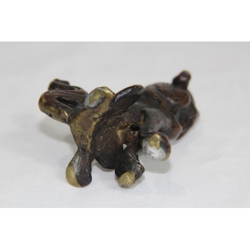 850 - VINTAGE BRONZED TEMPLE DOG FIGURE
6CM