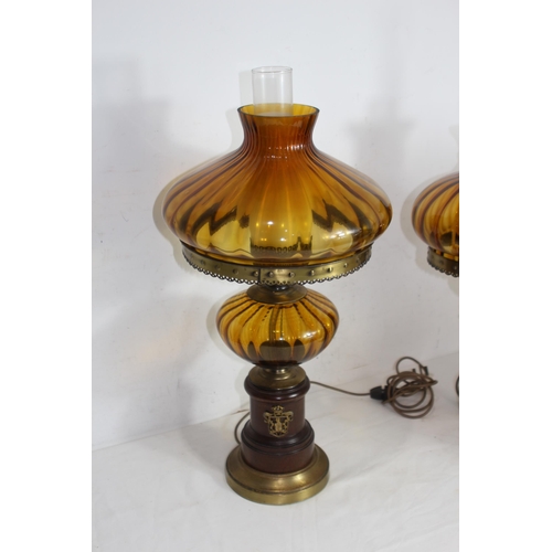 214 - 2 X VINTAGE OIL LAMPS
67CM