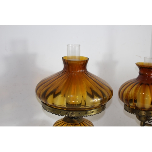 214 - 2 X VINTAGE OIL LAMPS
67CM