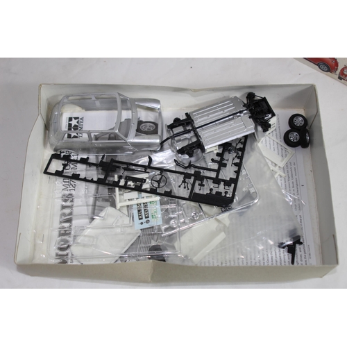 589 - 2 X MODEL TRUCK KITS