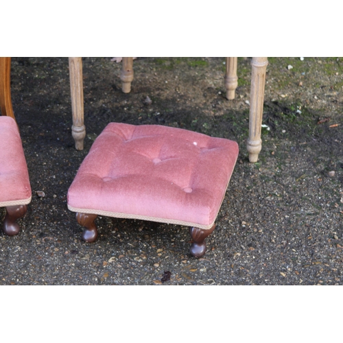 99 - 2 X VINTAGE BEDROOM CHAIRS AND PAIR OF FOOTSTOOLS 
98 X 42 X 40CM