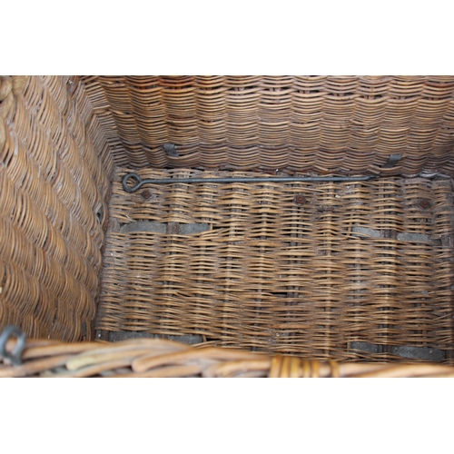 20 - LARGE VINTAGE MILL BASKET ON WOODEN WHEEL RUNNERS WITH LOCKING PEG
87 X 66 X 76CM