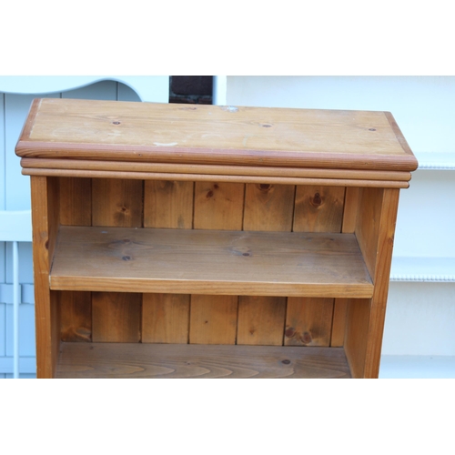 29 - 4 X PINE BOOKSHELVES 
70 X 20 X 153CM