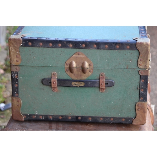 37 - 3 X VINTAGE LUGGAGE TRUNKS 
90 X 50 X 34CM