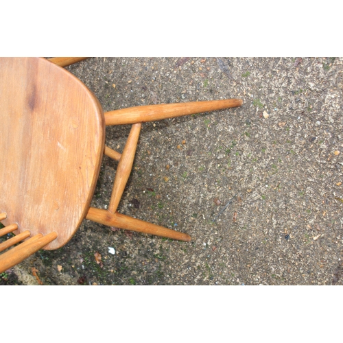 82 - 4 X ERCOL WINDSOR DINING CHAIRS
79 X 40CM